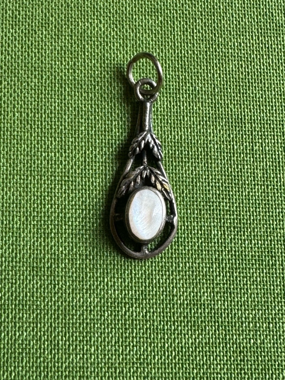 Vintage 925 Sterling Silver Mother of Pearl Teardrop Pendant Charm - Picture 1 of 3